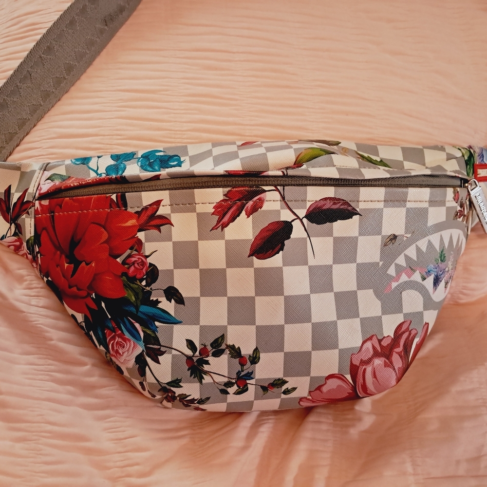 🥰Fabulous Floral and Checkered Sprayground Belt Bag! Looks Designer!🥰